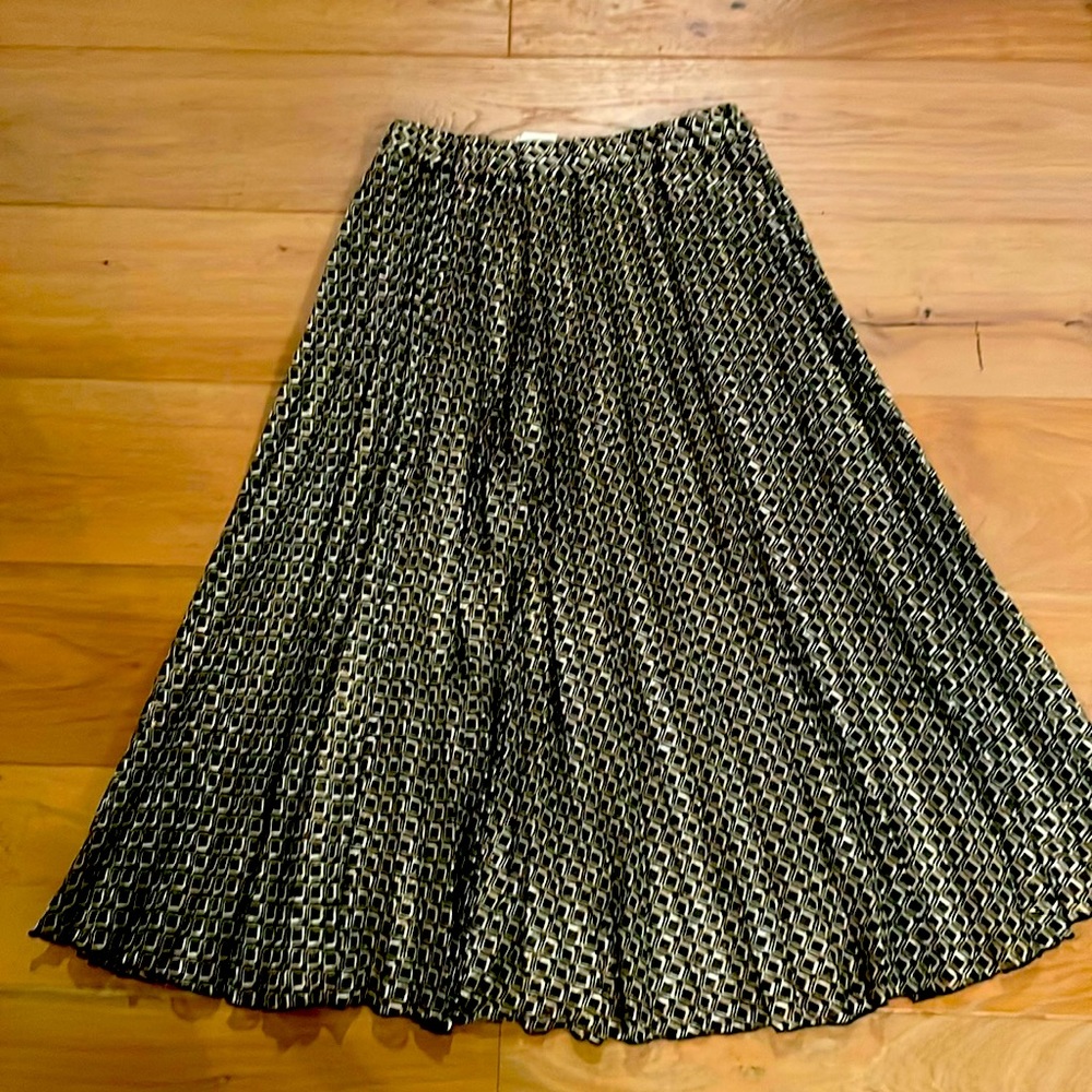 H&M Midi Pleated Skirt.